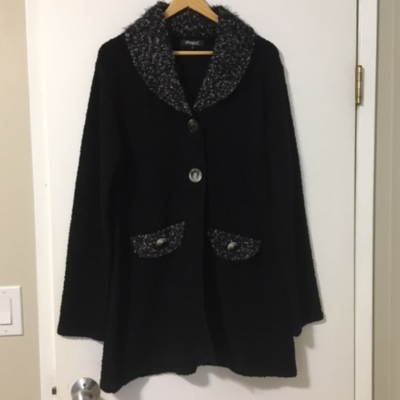 Stylish light coat/cardigan/sweater with faux shearling collar and details - Picture 1 of 7